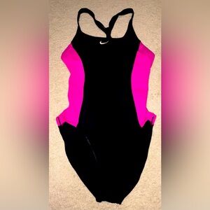 Nike brand,black+pink sides design,one-piece athletic swimsuit,size L,preowned